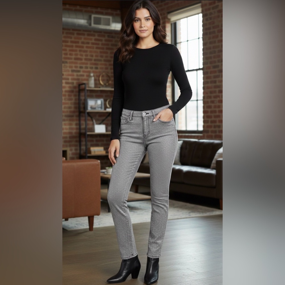 🆕 Salvaje- Embellished Low-Rise Straight Leg Grey Sparkle Pants/Jeans